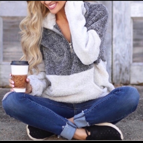 Doe & Rae Gray & Off White Fuzzy Pullover Size Large NWT - Picture 2 of 6